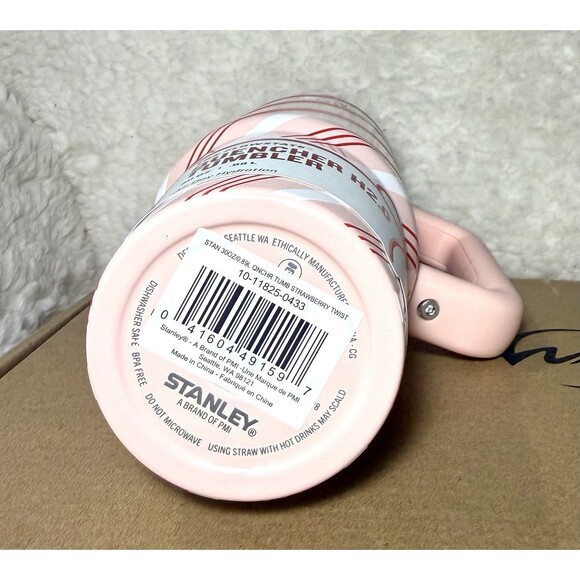 Stanley 30 oz Stainless Steel H2.0 FlowState Quencher Tumbler Strawberry Twist - Picture 7 of 7